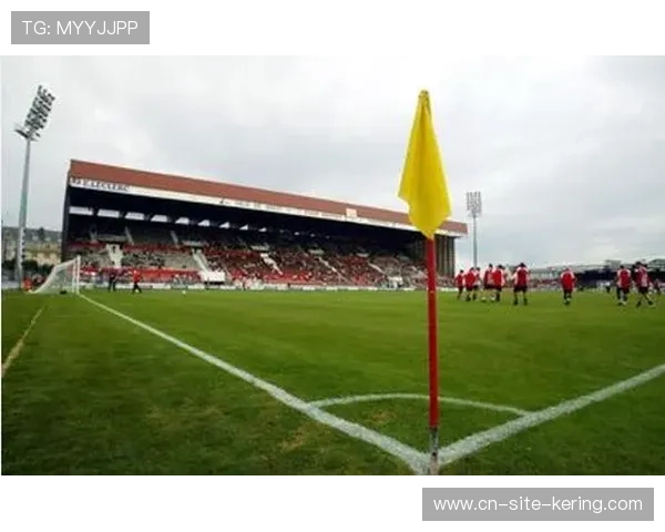 弗朗西斯勒布雷球场，布雷斯特与里昂互交白卷